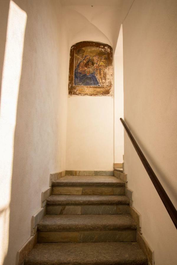 Loft & Espace Maison 1706 Lago Orta Borgomanero Buitenkant foto