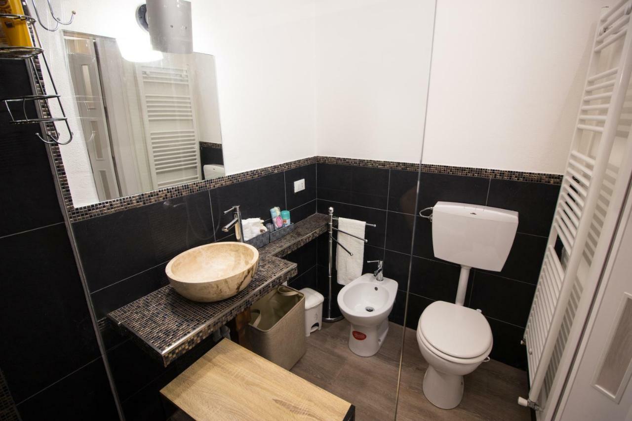 Loft & Espace Maison 1706 Lago Orta Borgomanero Buitenkant foto