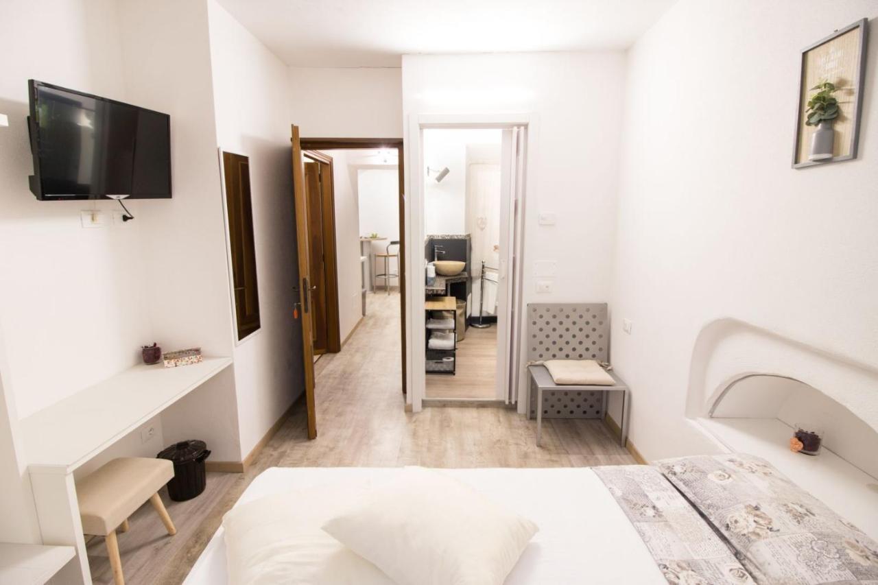 Loft & Espace Maison 1706 Lago Orta Borgomanero Buitenkant foto